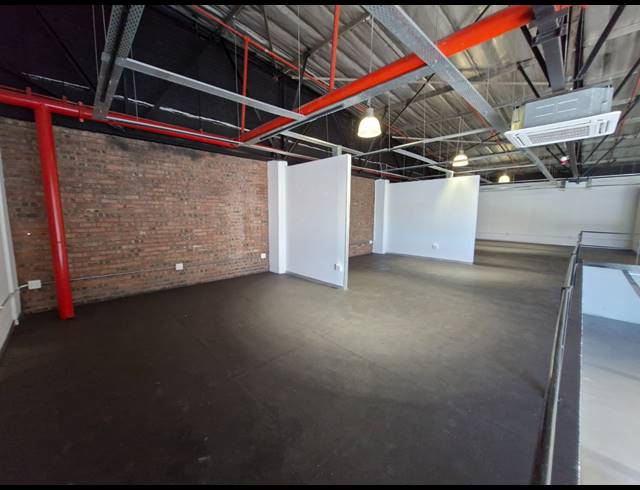 372M² SHOWROOM TO LET IN KRAMERVILLE